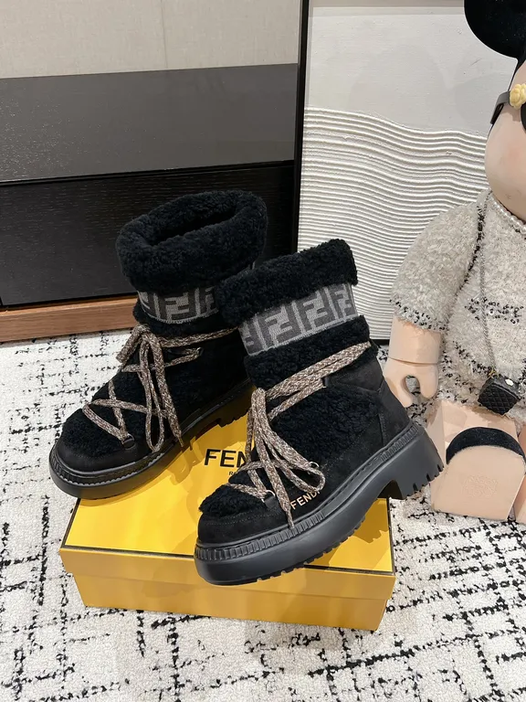 Fendi Shoe 